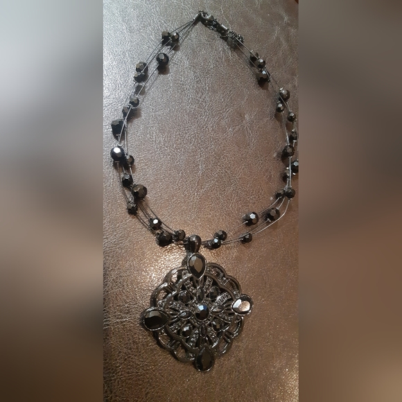 Lia Sophia Necklace - Picture 1 of 4